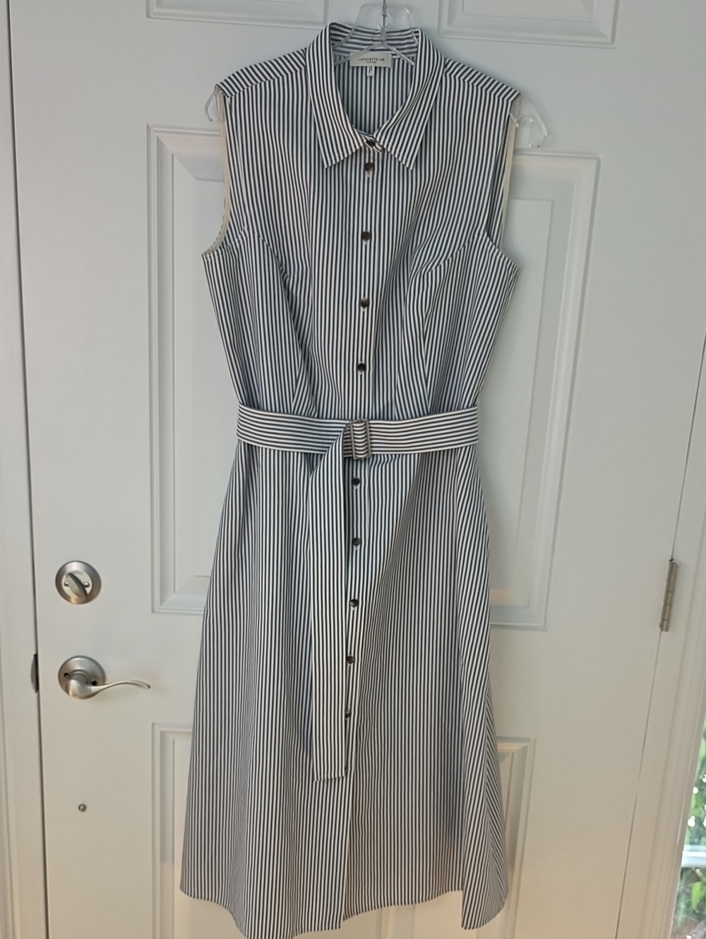 Sleeveless Striped Shirt Dress with Waist Tie - Navy and White w/Belt. Size 10